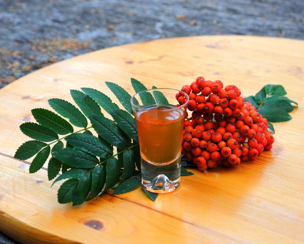 Rowan berry liqueur